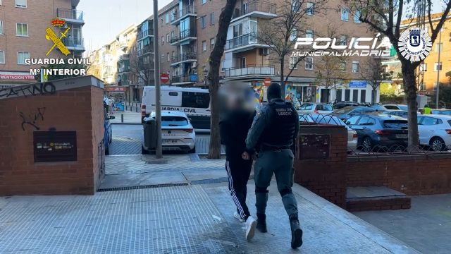 Desarticulada una organización criminal dedicada a obtener permisos de conducir de forma ilegal - 3, Foto 3