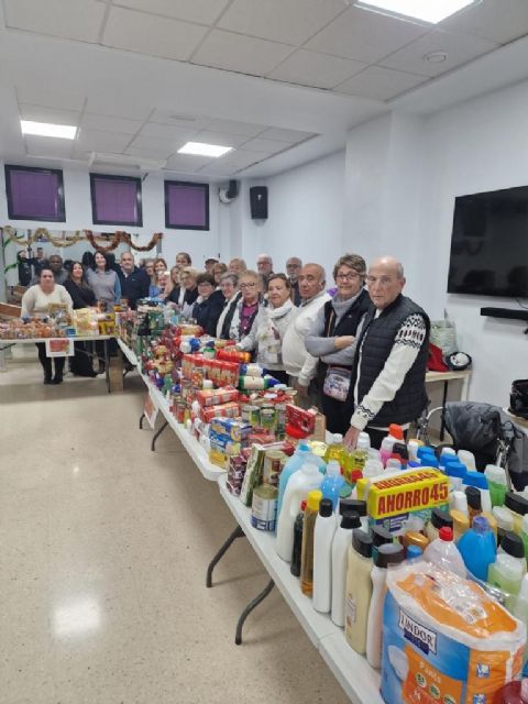 Castejón: Agradecemos la generosidad de tanta gente que nos ha permitido conseguir 5 toneladas de productos de primera necesidad - 3, Foto 3