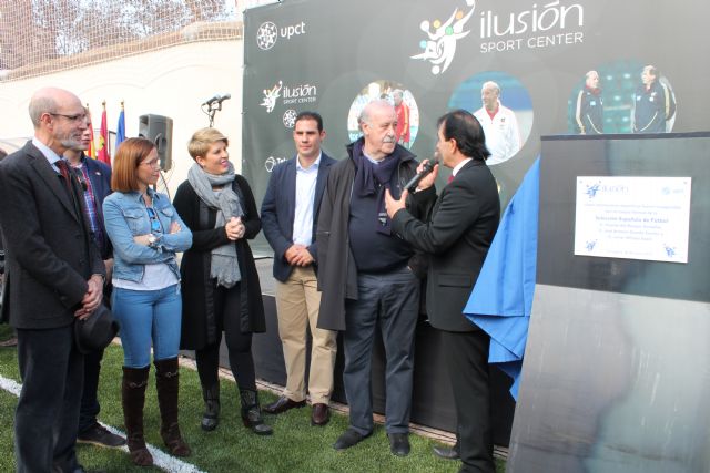 Vicente del Bosque inaugura las nuevas pistas de la UPCT en la Casa de la Juventud - 3, Foto 3