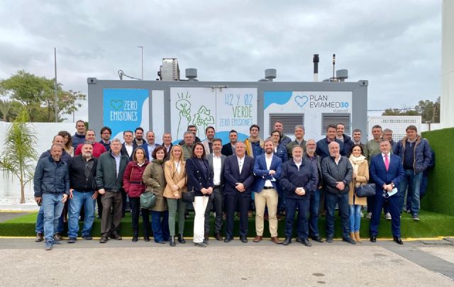 Los responsables de infraestructuras y mantenimiento de la Consejería de Salud y del Servicio Murciano de Salud visitan la innovadora planta de Hidrógeno Verde de Viamed San José - 1, Foto 1