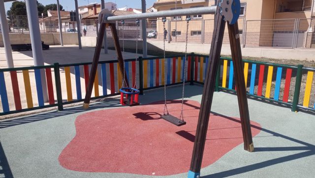 Renovada la zona de juegos infantiles del CAI Titina - 1, Foto 1