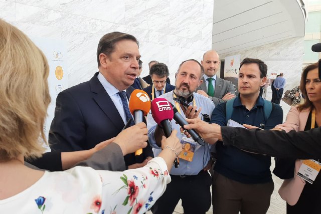 Luis Planas anuncia el pago de ayuda a los productores de leche, Foto 1