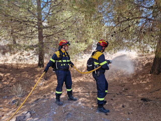 El Servicio de Emergencias Municipal y Protección Civil de Puerto Lumbreras realiza un simulacro de extinción de incendio en el Cabezo de la Jara - 1, Foto 1