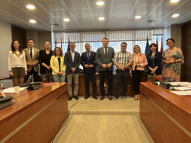 AFAMMER y el profesor universitario Ramón García Marín exponen, en la Asamblea Regional, sus propuestas para revertir la despoblación en las zonas rurales de la Región - 4, Foto 4