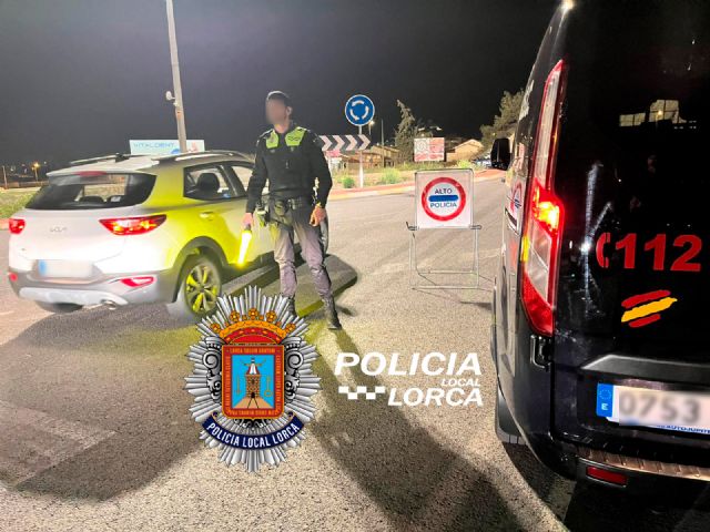 La Policía Local desarrolla un centenar de controles de seguridad en el municipio durante la última semana, ejecuta 200 intervenciones y detiene a nueve personas La Policía Local desarrolla un centenar de controles de seguridad en el municipio durante la última semana, ejecuta 200 intervenciones y detiene a nueve personas