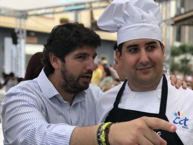 Fernando López Miras asiste a las actividades organizadas con motivo de las II Jornadas Gastronómicas Mi Mar Menor de Salazón - 2, Foto 2