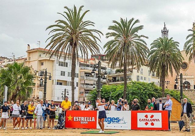 Sitges Beach Golf Show, el espectáculo del golf llega a la Playa de la Fragata - 1, Foto 1