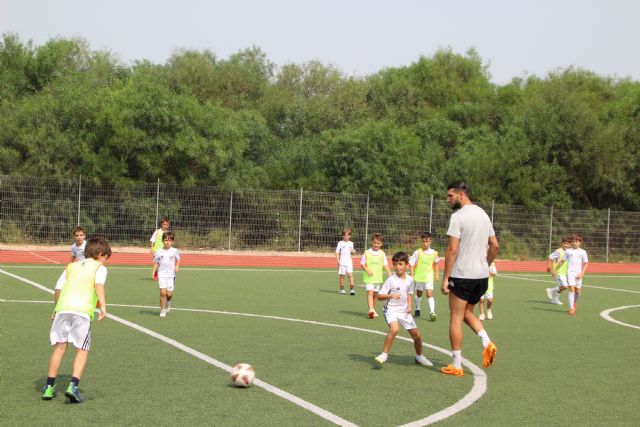 Rafa Mir muestra a los niños murcianos los secretos para triunfar en el fútbol de élite - 2, Foto 2