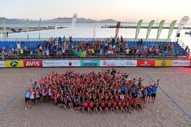 Más 2.000 participantes de 122 equipos se han dado cita en la Copa de España de balonmano playa en La Manga - 1, Foto 1