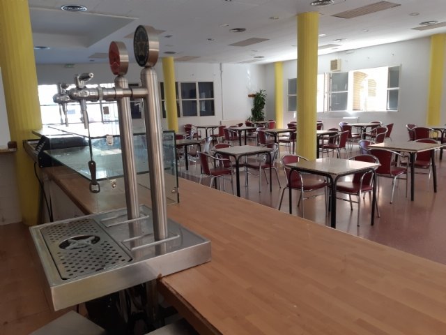 The cafeteria-bar operation contract of the Municipal Center for the Third Age, located in the Plaza de la Balsa Vieja is received, Foto 2
