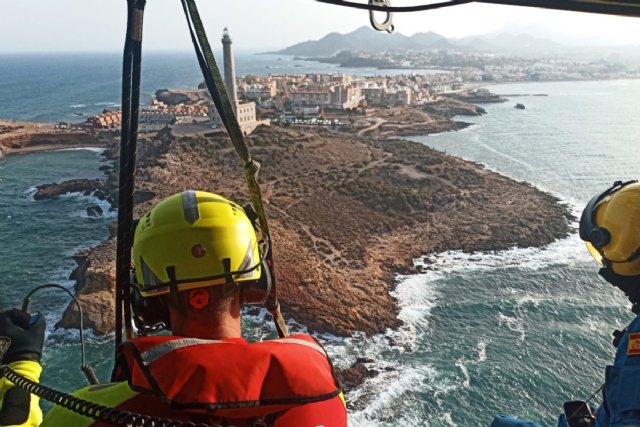 El Ayuntamiento sigue impactado la búsqueda del joven desaparecido en La Manga, voluntario de programas de integración en el Casco Histórico - 1, Foto 1