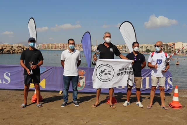 Éxito de participación en la tradicional Travesía a Nado de la playa de Poniente de Águilas - 1, Foto 1