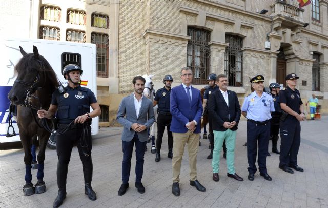 La Policía Local de Murcia estrena la Unidad Especial de Caballería durante la Feria de Murcia - 1, Foto 1