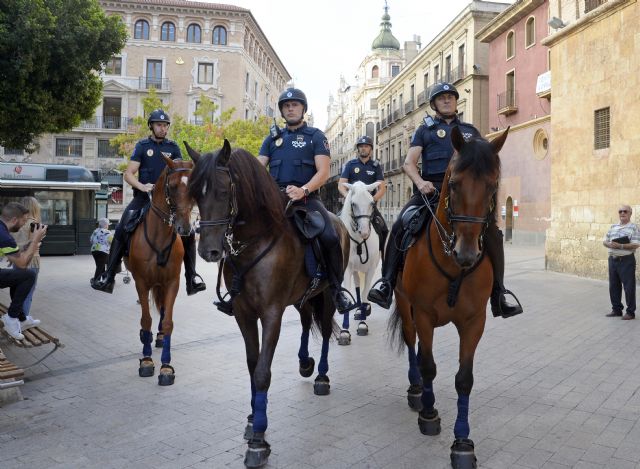 La Policía Local de Murcia estrena la Unidad Especial de Caballería durante la Feria de Murcia - 2, Foto 2