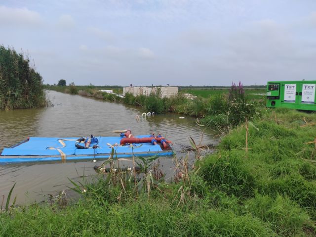 Ensayan en la Albufera de Valencia el sistema de extracción de lodos patentado por un egresado de la UPCT - 1, Foto 1