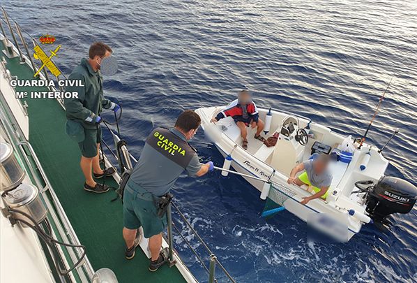 La Guardia Civil realiza 170 inspecciones a embarcaciones y motos acuáticas en el litoral murciano - 1, Foto 1