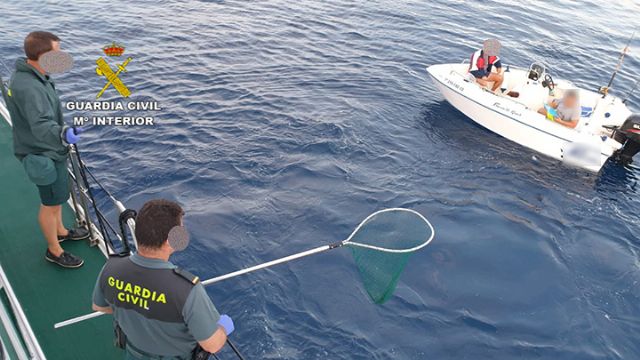 La Guardia Civil realiza 170 inspecciones a embarcaciones y motos acuáticas en el litoral murciano - 3, Foto 3