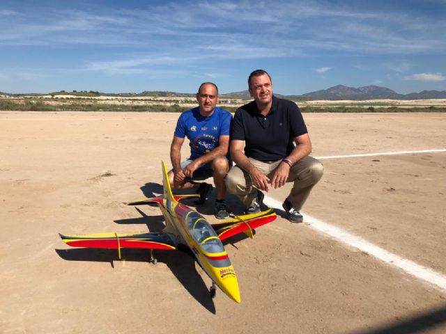 32 maquetas toman el cielo de Torrealvilla en una concurrida exhibición de vuelo de aeromodelismo - 2, Foto 2