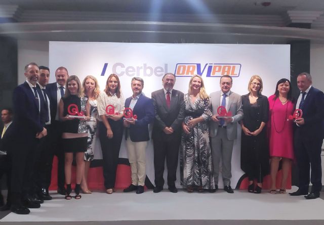 El restaurante Lamarimorena, el club Aros, CROEM, Linasa y Carrillo Asesores, premiados en el décimo aniversario de ASECOM - 1, Foto 1