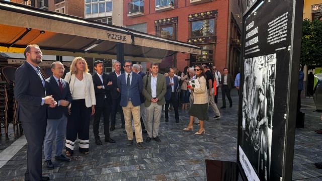 La plaza de Julián Romea acoge una exposición con motivo del centenario de Agrupal - 1, Foto 1