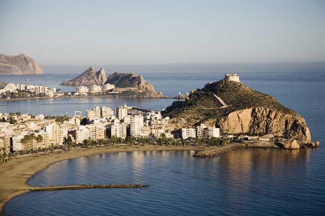 Las playas de La Colonia y Poniente se abren al baño al ser la calidad del agua excelente - 1, Foto 1