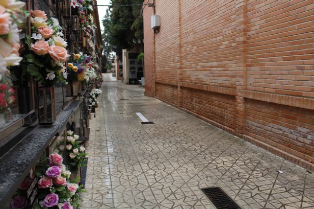 El Cementerio será más accesible a través de una plataforma salvaescaleras - 2, Foto 2