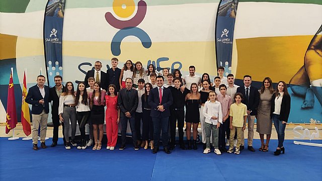 La natación regional celebra su fiesta anual en San Javier - 1, Foto 1