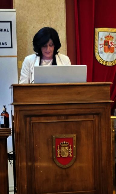 Reconocimiento a mujeres pioneras en defensa y seguridad en el CESEDEN - 2, Foto 2