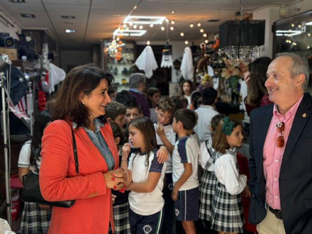 Más de 200 alumnos lorquinos participan en una iniciativa centrada en los beneficios del comercio local  y de proximidad - 1, Foto 1