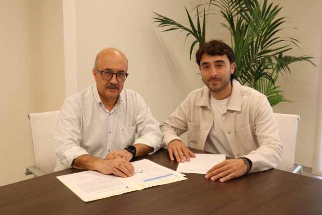 El escritor madrileño Jorge de Arco gana el XIV Premio Internacional de Poesía 'Enrique Ríus Zunón' de Calasparra El escritor madrileño Jorge de Arco gana el XIV Premio Internacional de Poesía 'Enrique Ríus Zunón' de Calasparra