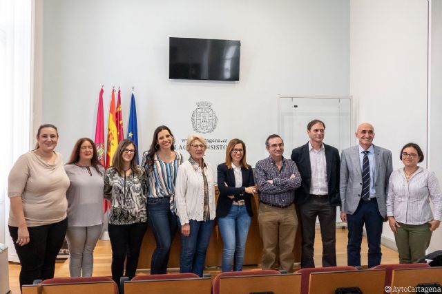 El Ayuntamiento otorga una subvención de 7.000 euros a la nueva directiva de la FAPA - 1, Foto 1