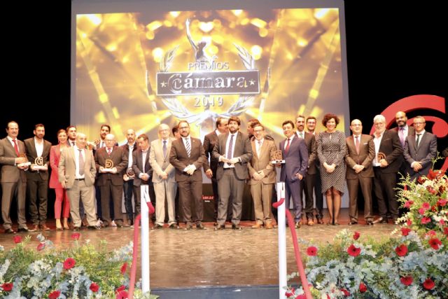 López Miras clausura el acto de entrega de los Premios Empresariales 2019 que otorga la Cámara de Comercio de Lorca - 1, Foto 1