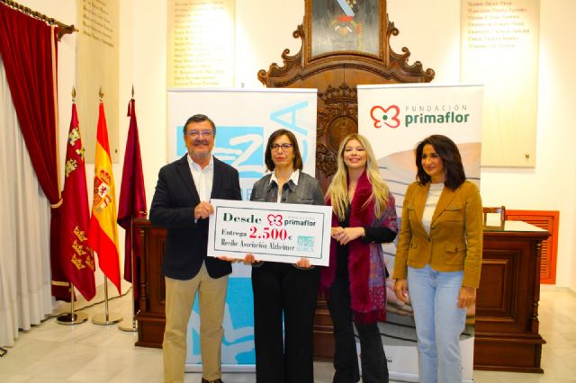 La Fundación Primaflor dona 2.500 euros a la Asociación Alzheimer Lorca para adquirir material que mejore la calidad de vida los usuarios - 3, Foto 3