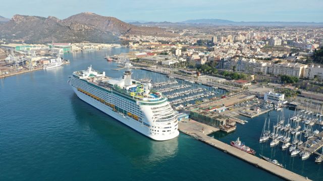 Seis cruceros y más de 12.000 pasajeros desembarcarán durante el mes de diciembre en el Puerto de Cartagena - 1, Foto 1