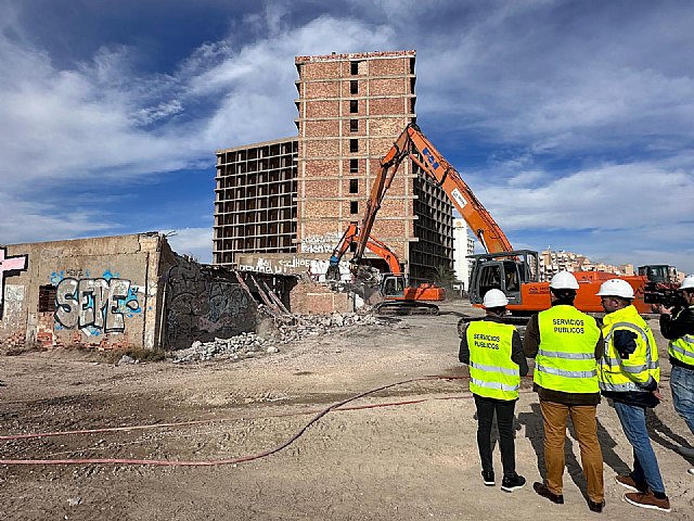 El edifico Lagoymar , en La Manga del Mar Menor, será historia en tres meses - 1, Foto 1