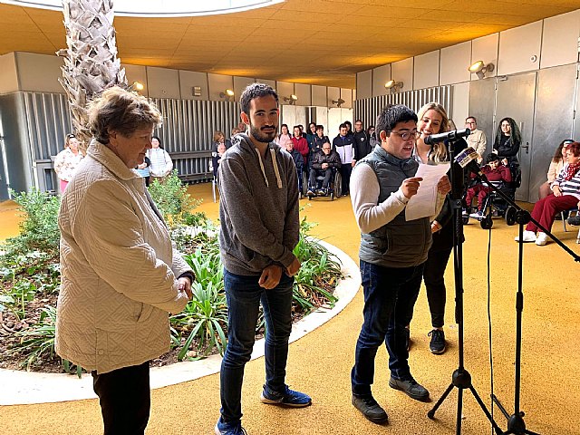 Varias asociaciones locales participan en la lectura del manifiesto por el Día Internacional de las Personas con Discapacidad - 1, Foto 1