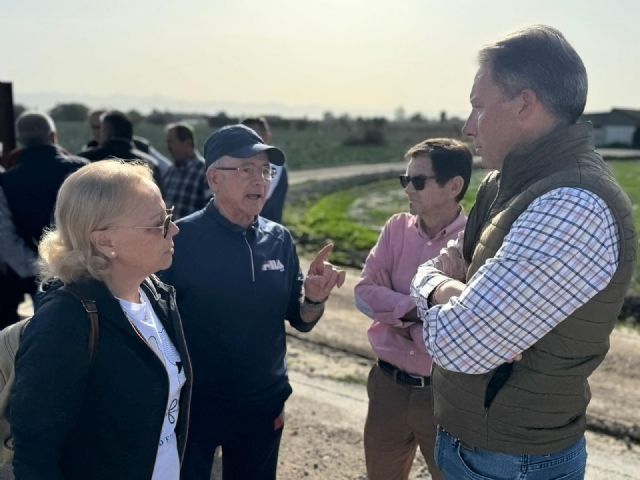 Fulgencio Gil muestra su compromiso personal y político con los afectados por las inundaciones - 4, Foto 4