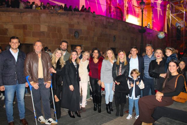 Unas 7.500 personas presencian en la Plaza de España y calles aledañas el encendido de la iluminación extraordinaria de Navidad - 4, Foto 4