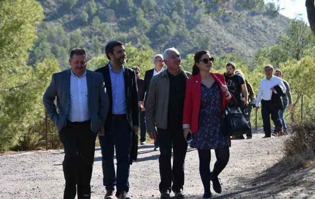 El alcalde invita al presidente de la Comunidad Autónoma a visitar el yacimiento de La Bastida - 1, Foto 1
