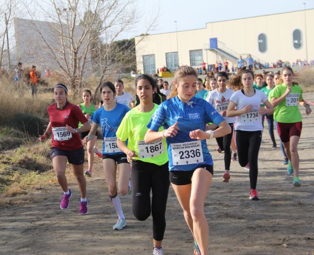 Un millar de alumnos compiten en la final regional de campo a través en edad escolar en Puerto Lumbreras - 1, Foto 1