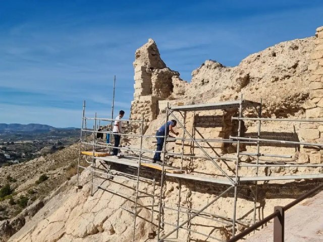 Ya están en marcha las obras de conservación de la alcazaba del Castillo de Mula - 1, Foto 1