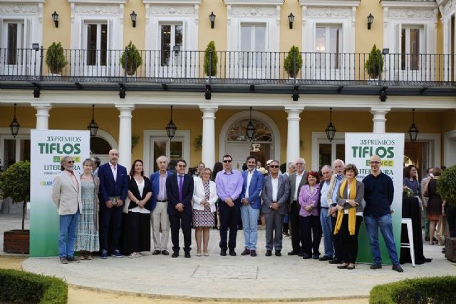 Los autores murcianos José Martínez Ros y Miguel Sánchez Robles recogen los Premios Tiflos de Poesía y Novela 2021 - 5, Foto 5