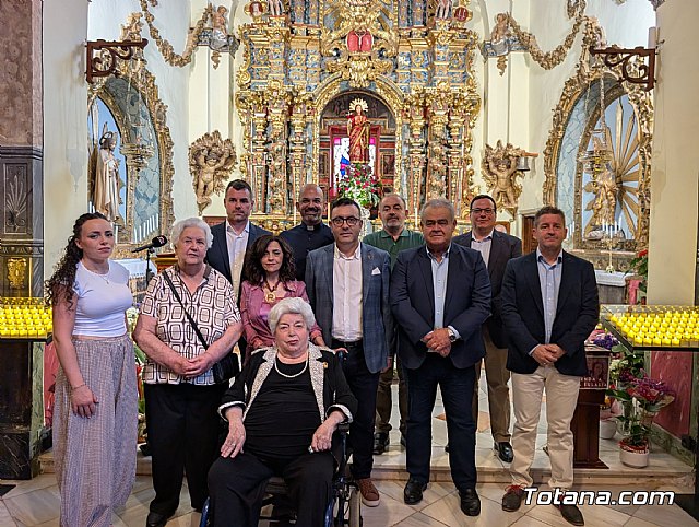 Joaquina Arnao, nombrada Camarera de Honor de Santa Eulalia tras casi medio siglo de entrega silenciosa a la Patrona de Totana Joaquina Arnao, nombrada Camarera de Honor de Santa Eulalia tras casi medio siglo de entrega silenciosa a la Patrona de Totana