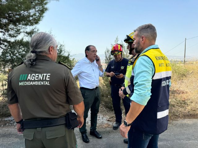 Efectivos del Plan Infomur controlan un incendio forestal declarado en el paraje las Majallanas de Purias - 3, Foto 3