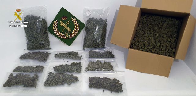 La Guardia Civil detiene en ruta a un conductor con seis kilos de marihuana - 3, Foto 3