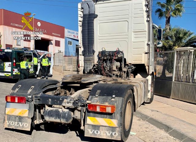 La Guardia Civil investiga a un camionero por conducir de forma temeraria, con el permiso de conducción retirado y bajo los efectos de alcohol y drogas - 3, Foto 3