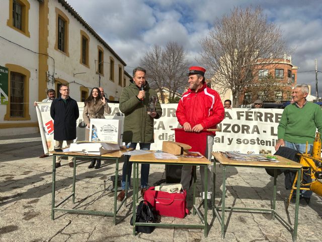 El alcalde de Lorca, Fulgencio Gil, distinguido por su compromiso con la reapertura de la línea del tren con Granada - 3, Foto 3