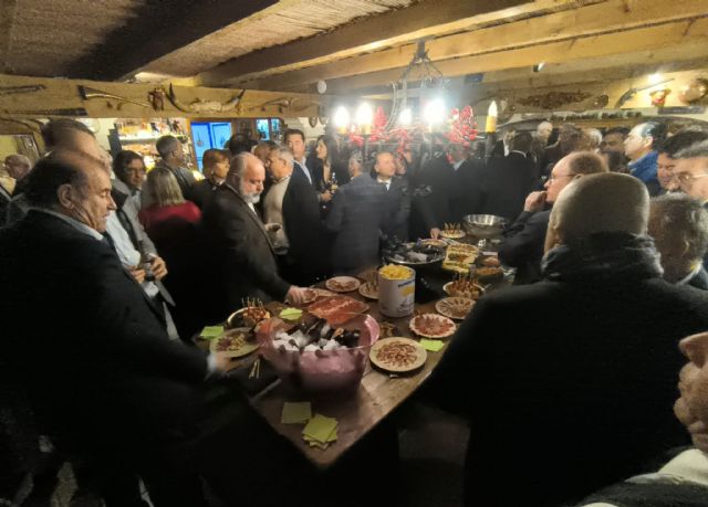 Más de ciento veinte personalidades asisten al tradicional brindis de fin año de Tomás Martínez Pagán - 3, Foto 3