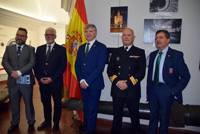 Inauguración de la exposición “Objetivo la Armada” en la emblemática Torre del Oro - 3, Foto 3