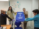 El Ayuntamiento de Lorca pone a disposicin de los acompañantes de personas con diversidad funcional un peto azul como distintivo con el que poder salir a la calle